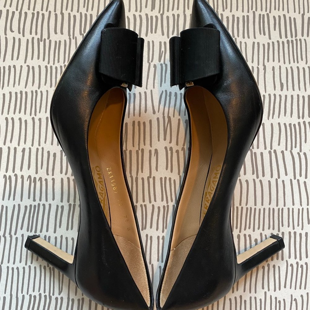 Salvatore Ferragamo Pointed Toe Pumps Mimi Heels - Picture 7 of 11